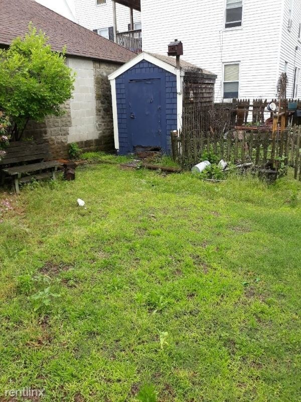 Building Photo - 5 br, 2 bath House - 305 Logee Street