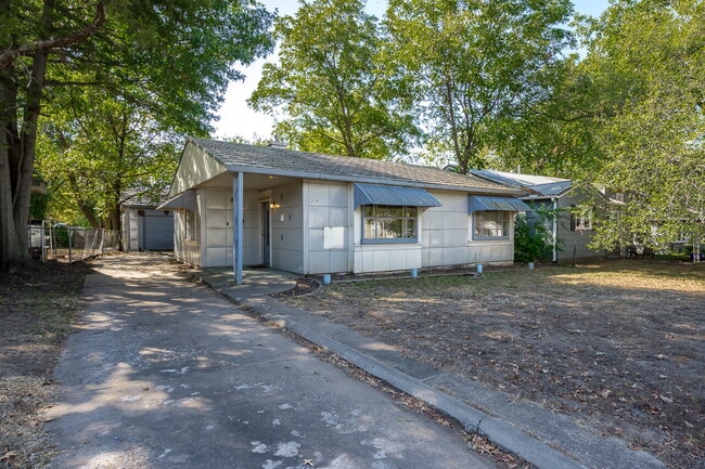 Building Photo - Available for Lease!! Live in a unique piece of Stillwater history!