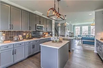 Foto del edificio - 832 Paisley Ct