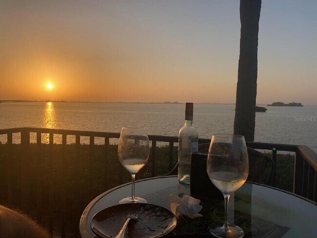 Foto del edificio - 2700 Bayshore Blvd