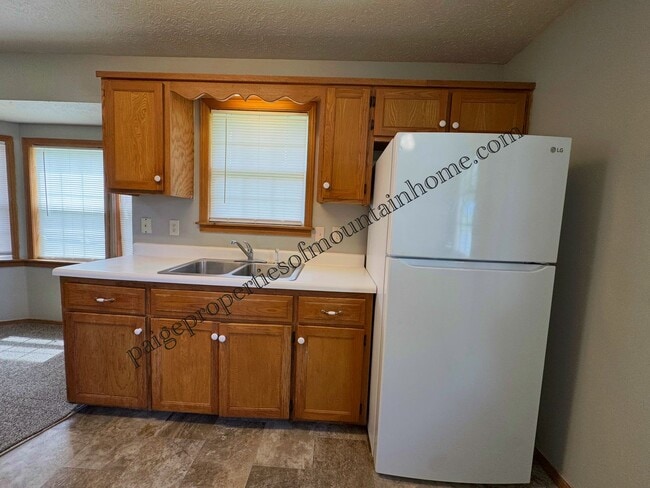 Foto del edificio - 402 S 3rd St