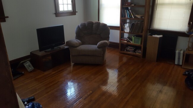 Foto del edificio - 361 E Northwood Ave