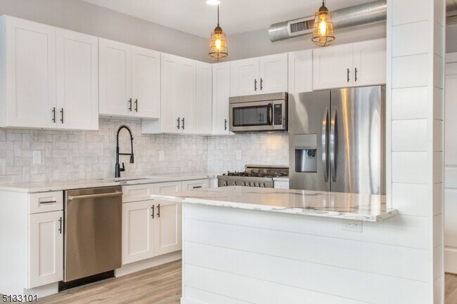 Foto del edificio - 31 Berkshire Valley Rd