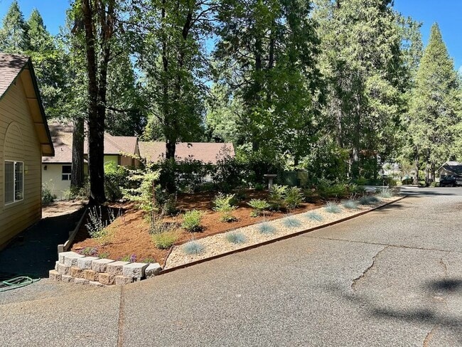 Building Photo - 122 Sterling Ct