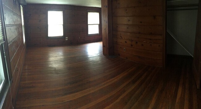 Building Photo - 322 W Pierce St