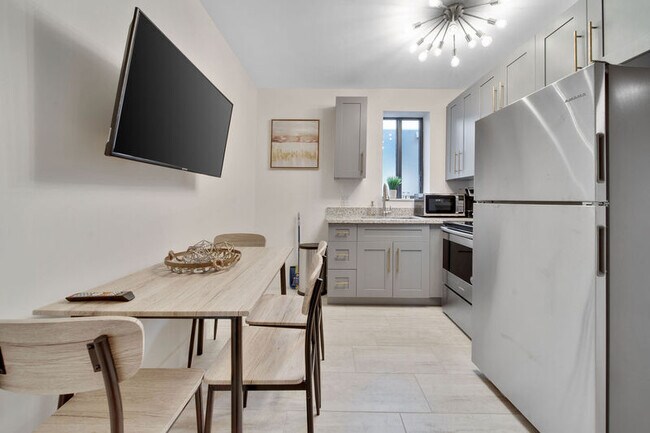 Foto del edificio - 2166 SW 14th Terrace