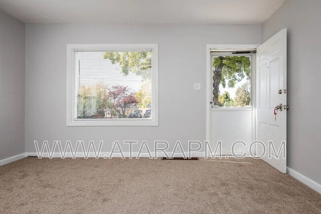 Building Photo - 291 S 800 W