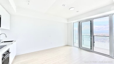 Building Photo - 15 Skyridge Dr
