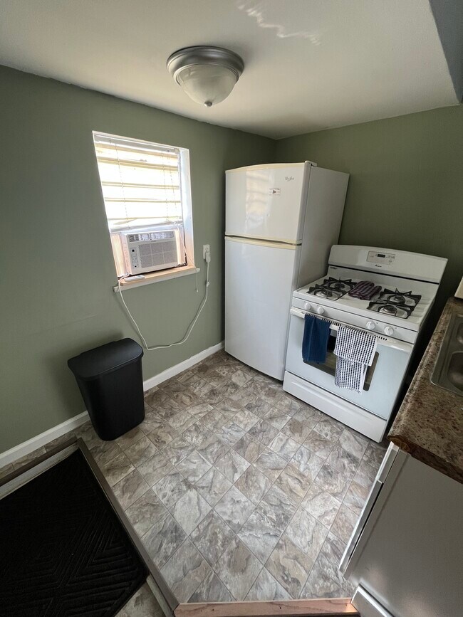 Foto del edificio - 2403 E 19th St