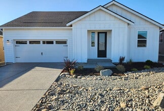 Building Photo - 639 Silver Frost Dr