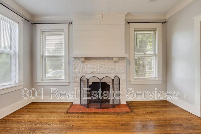 Photo - 670 Dickinson St House