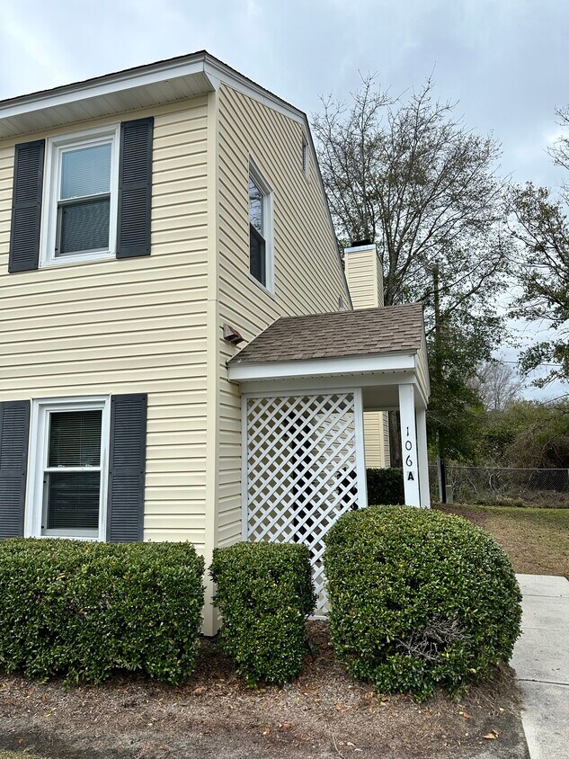 106 A - 106 Lullwater Dr