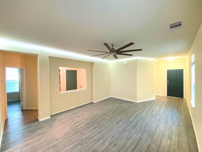 Foto del edificio - 29880 Dovetail Blf Ln