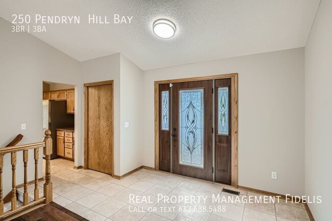 Building Photo - Fantastic 3 Bed, 3 Bath Home in Woodbury. ...