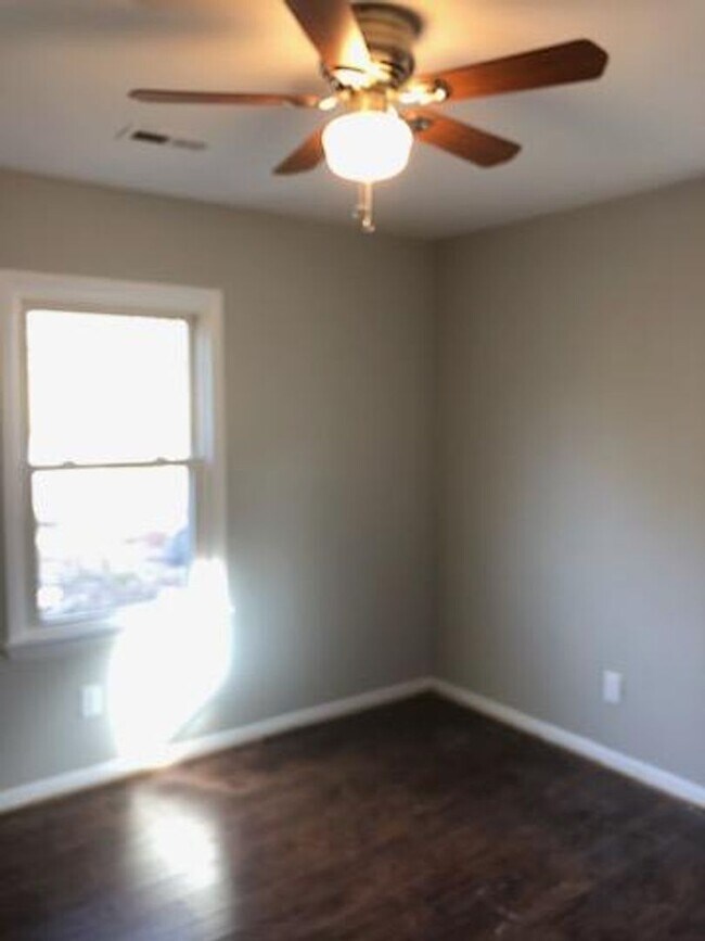 Building Photo - 2 bedroom remodeled home