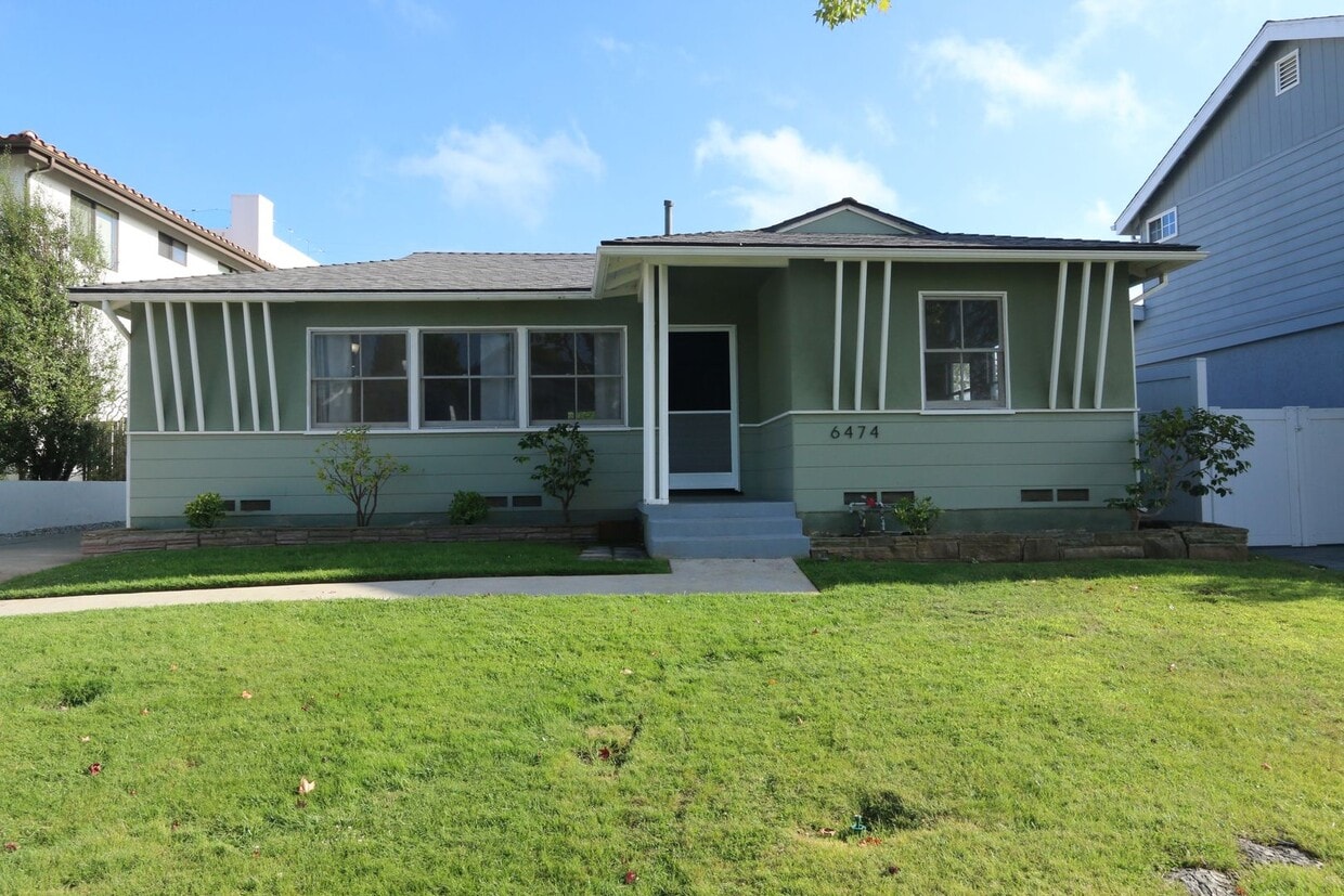 Primary Photo - Home in North Kentwood Neighborhood of Wes...