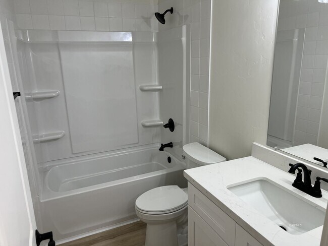 Foto del edificio - 172 Plex Cir