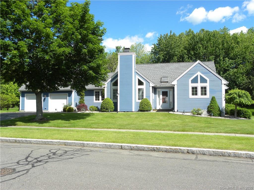Primary Photo - 98 Meadowbrook Dr