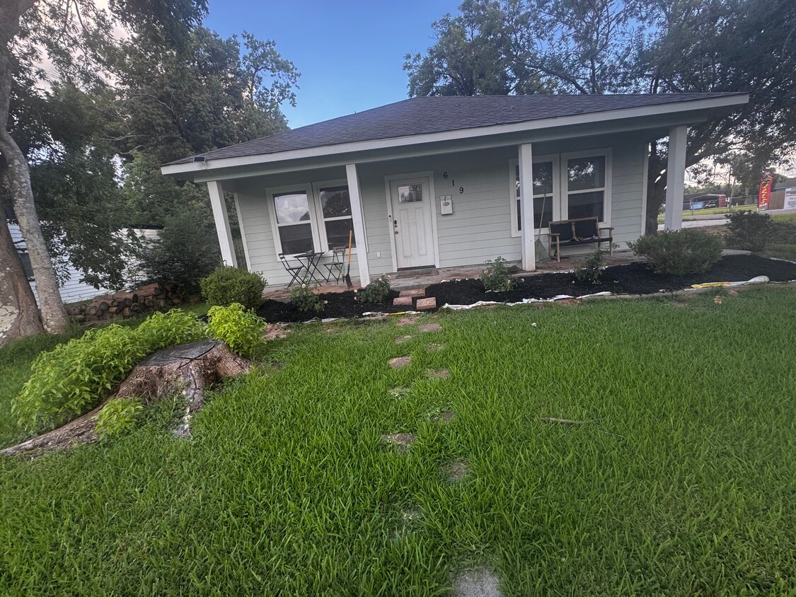 Front of home - 619 Bluebonnet Dr