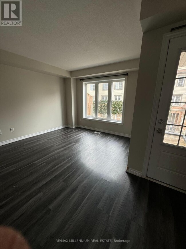 Building Photo - 458 Linden Dr