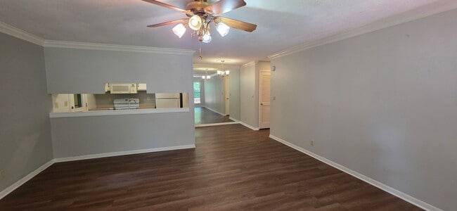 Building Photo - 2 bedroom / 2 bath *unfurnished* rental in...