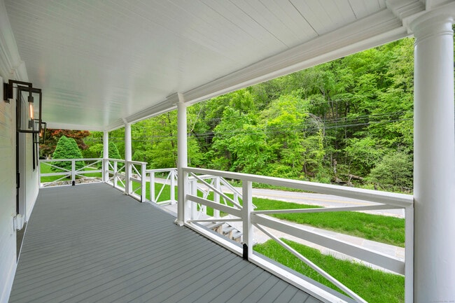 Building Photo - 153 Valley Forge Rd