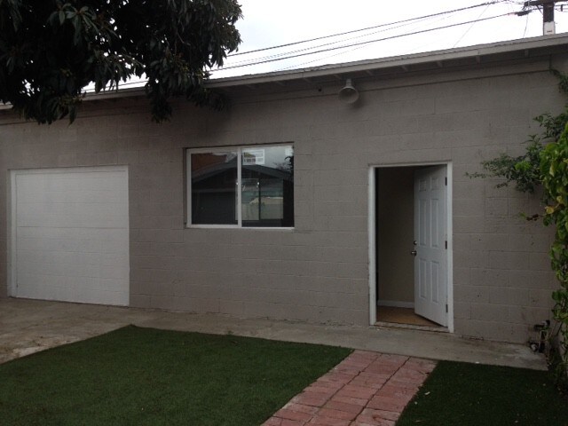 Primary Photo - 10531 California Ave