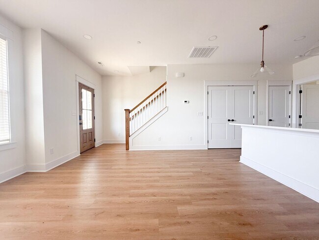 Foto del edificio - The Garrett | 3-Bedroom Home with Pool and Pickleball Court at Highbury