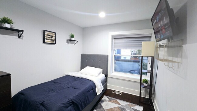 Foto del edificio - 1673 Montello Ave NE