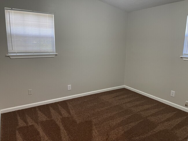 Building Photo - 4633 Shelby Ave