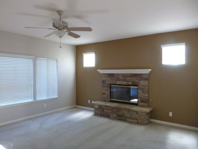 Foto del edificio - 3 bedroom 3 bath house in Yuba City