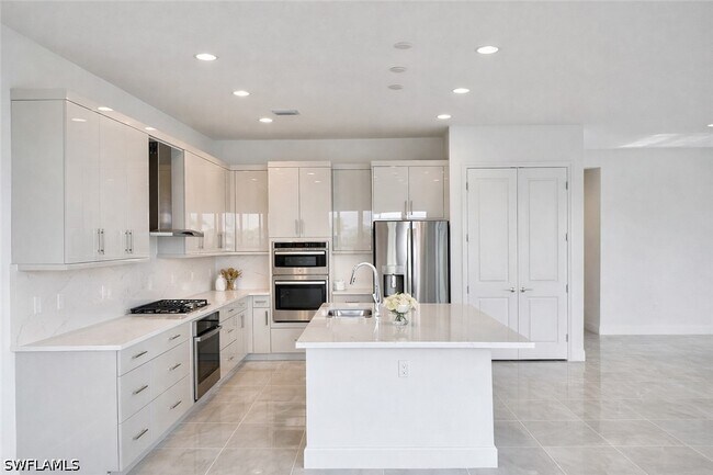 Foto del edificio - 12770 Woodbury Dr