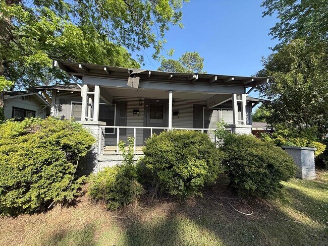 Building Photo - 1233 Elm Ave