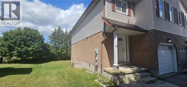 Building Photo - 38 Poplar Dr
