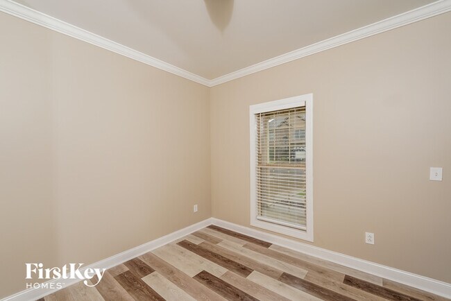 Foto del edificio - 145 Pine Ct