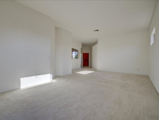 Building Photo - Tanque Verde Location 3bd/2ba Home!!