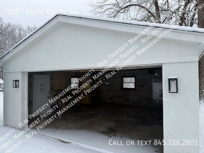 Building Photo - 1027 NY-94