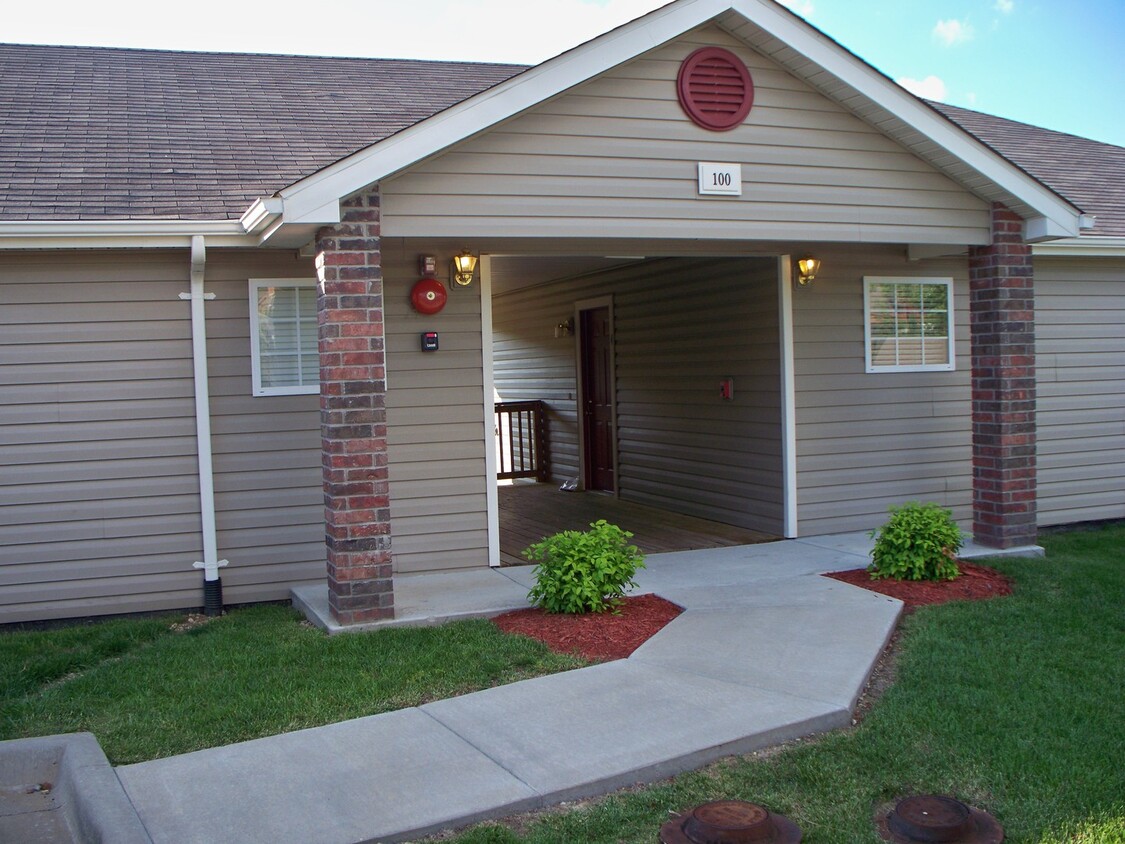 Primary Photo - Branson Gardens 2 Bed, 2 Bath