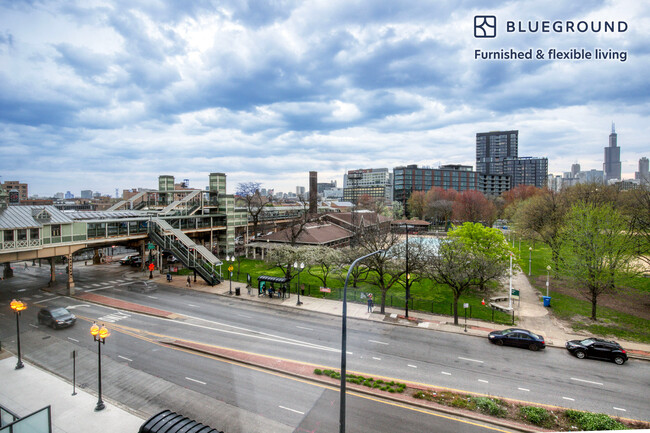 Foto del edificio - 150 N Ashland Ave