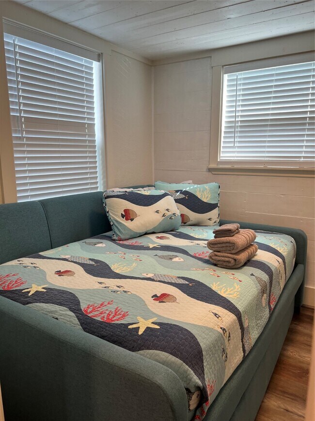 Building Photo - 1206 Ave N Ursuline St