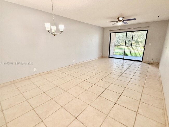 Building Photo - 200 Jacaranda Country Club Dr