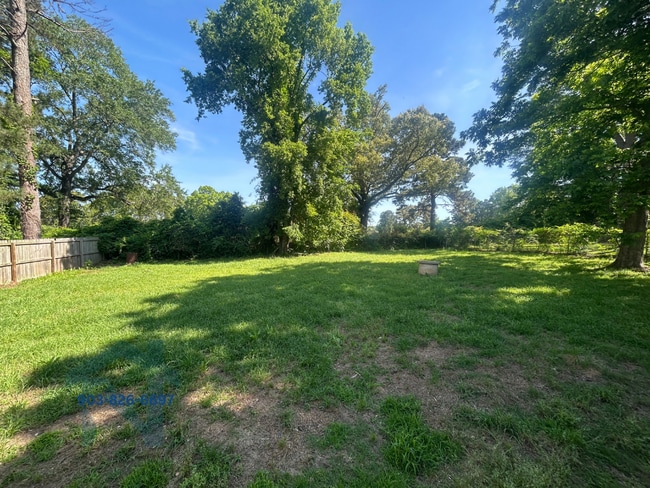 Building Photo - 203 Grandview Dr