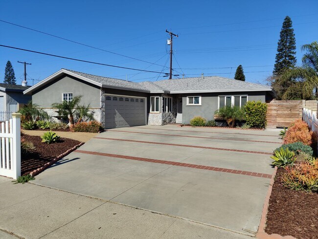 Building Photo - 2545 W Gramercy Ave