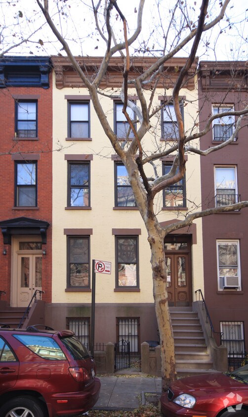 Building Photo - 150 Summit St