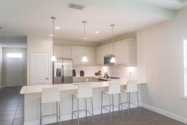 Foto del edificio - Spacious 5-Bedroom Retreat with 4.5 Baths ...