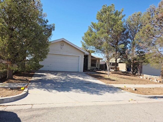 Building Photo - Charming 3 Bedroom, 2 bath Home in West El...