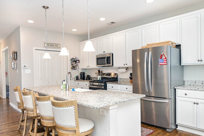 Foto del edificio - 5025 Shell Cove Ln
