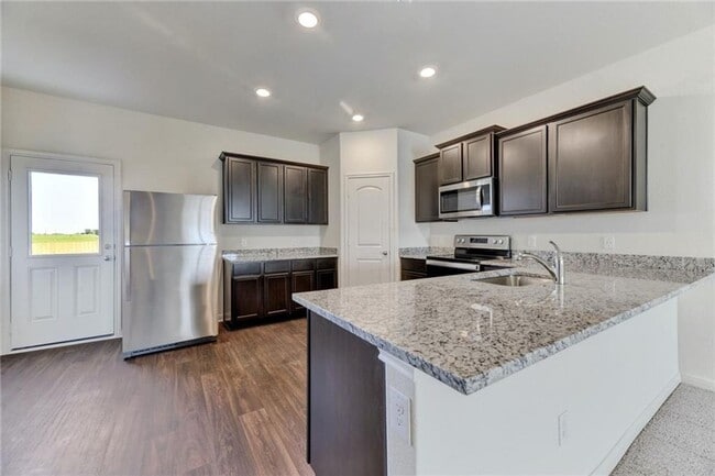 Foto del edificio - Beautiful 5 Bed 2.5 Bath Home!
