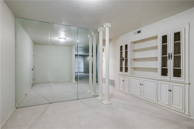 Building Photo - 6333 Diamond Head Cir