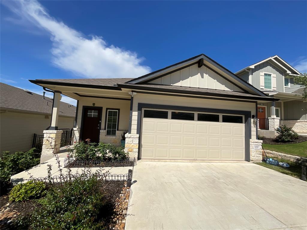 Foto principal - 120 Merrick Rd